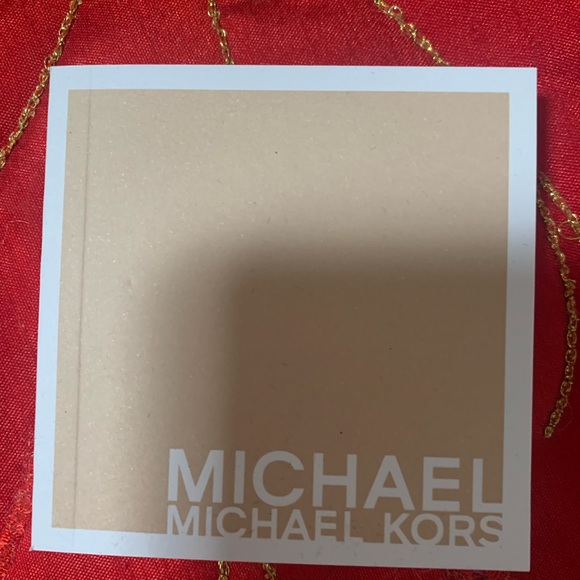 Ladies Michael Kors
MK-5723 Tortoise Dial Gold
Tone SS Analog Quartz - Picture 8 of 10